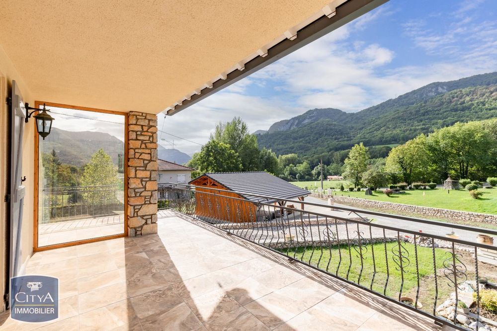 � vendre  Maison Surba (09400)