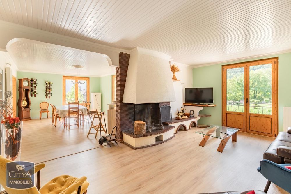 � vendre  Maison Surba (09400)