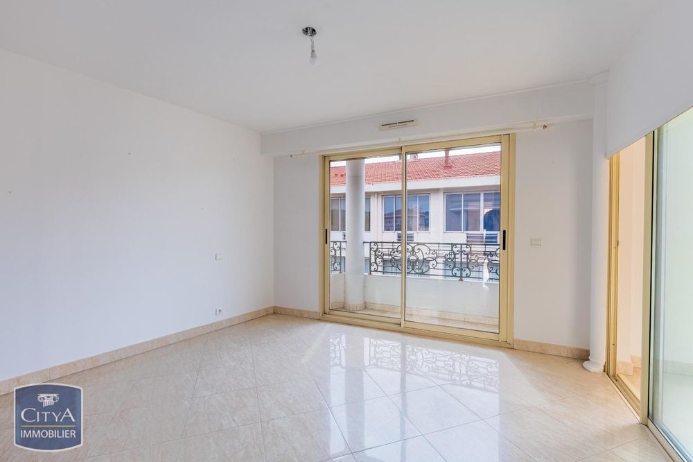 � vendre  Appartement Sanary-sur-Mer (83110)