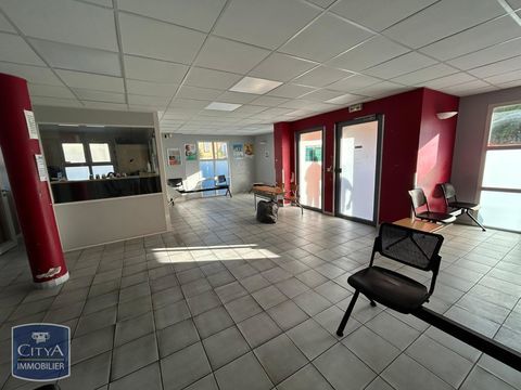 VENTE d'un local professionnel de 180 m&sup2; avec 4 burea... 235000 66000 Perpignan