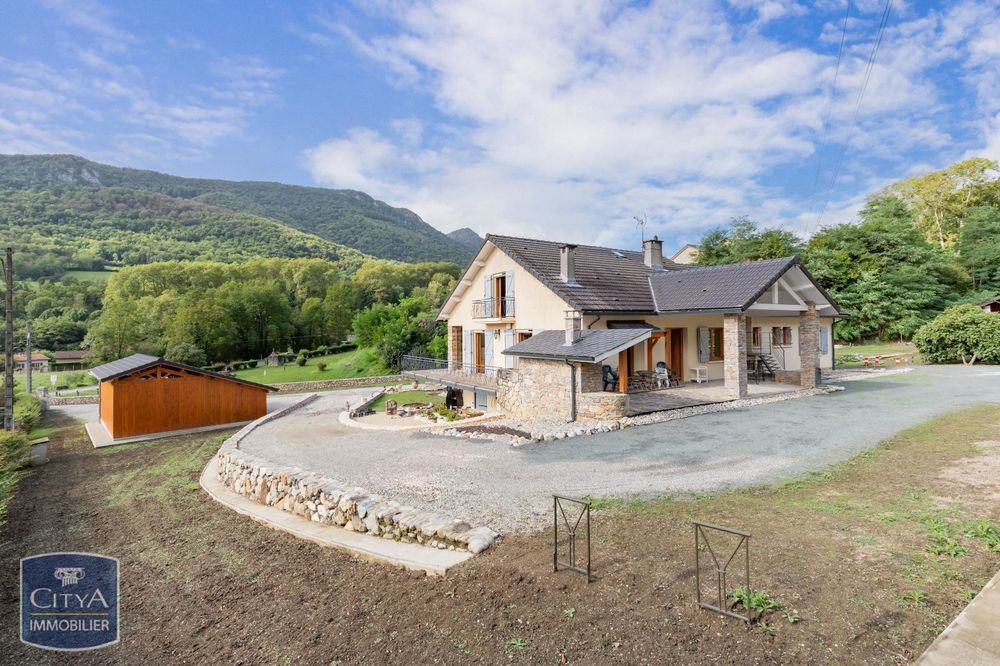 � vendre  Maison Surba (09400)