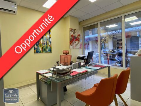 &Agrave; VENDRE - LOCAL COMMERCIAL AVEC LOCATAIRE EN PLACE d... 297000 97400 Saint-denis