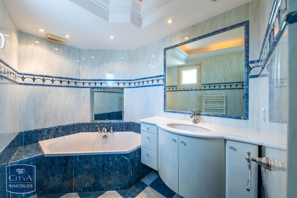 � vendre  Appartement Sanary-sur-Mer (83110)