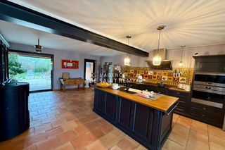  Maison � vendre 6 pi�ces 300 m�