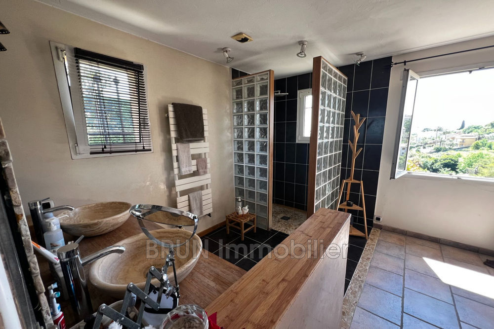 � vendre  Maison Antibes (06600)