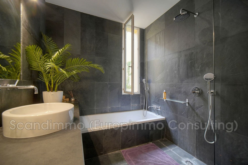 � vendre  Appartement Antibes (06600)