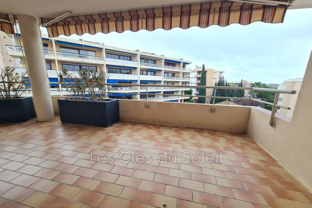 � vendre  Appartement Hy�res (83400)