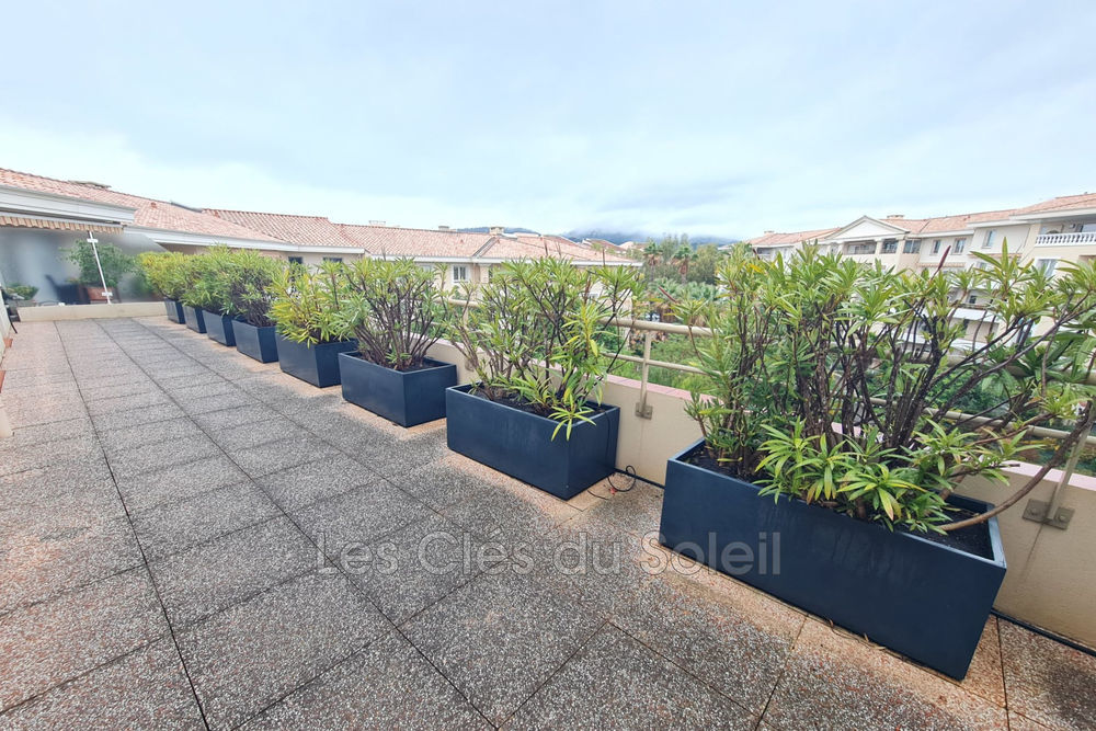 � vendre  Appartement Hy�res (83400)