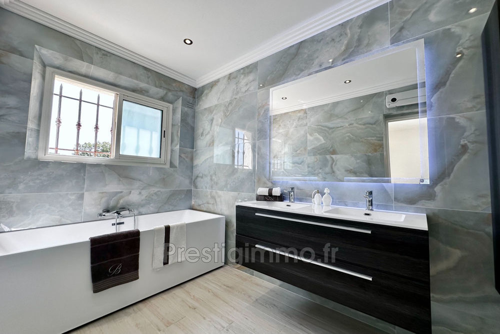 � vendre  Maison Vallauris (06220)