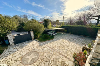  Maison � vendre 8 pi�ces 270 m�