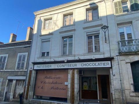 BUZANCAIS (36500), un ensemble immobilier, comprenant... 160200 36500 Buzan�ais