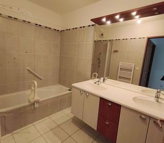  Immeuble � vendre 4 pi�ces 103 m�