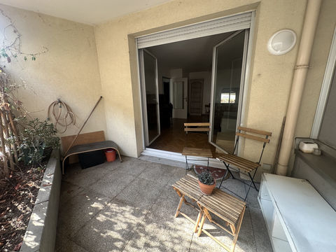   T2 MEUBLE AVEC TERRASSE LYON 7 Appartement - 2 pi�ce(s) - 49 m�