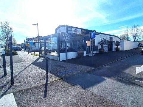 Locaux commerciaux 436000 40000 Mont-de-marsan