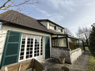  Maison � vendre 10 pi�ces 218 m�