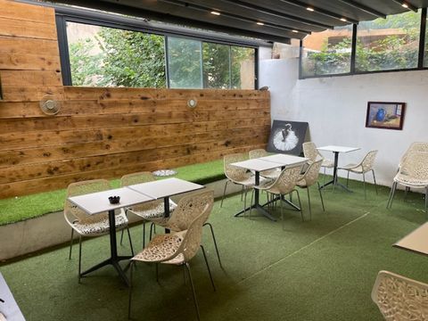 Nous vous proposons &agrave; la vente les murs d'un tr&egrave;s bea... 210000 13120 Gardanne