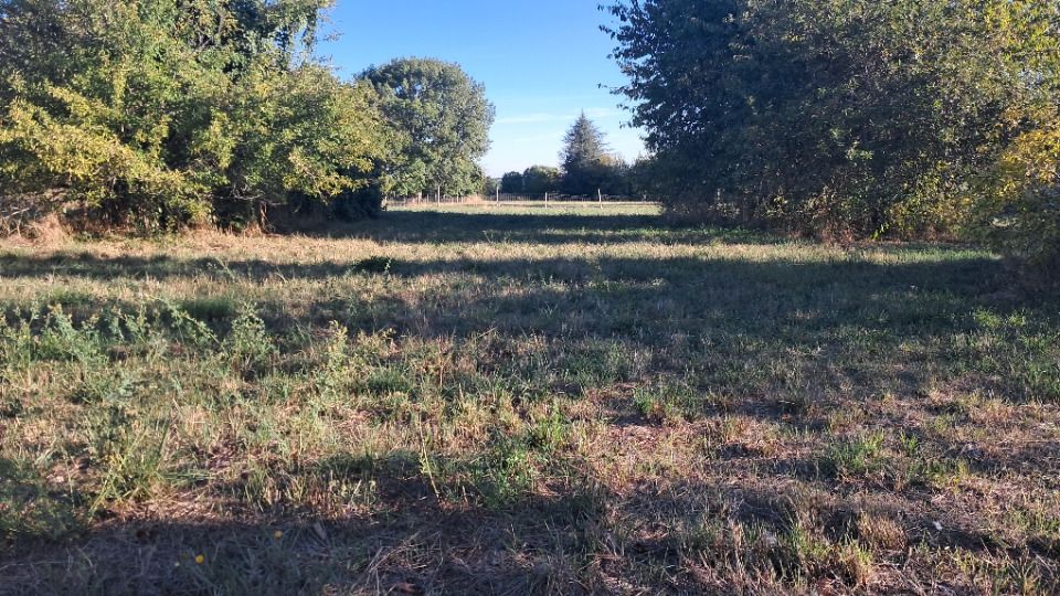 Terrain à bâtir de 1105 m² à Ozillac - 22 000 € M....