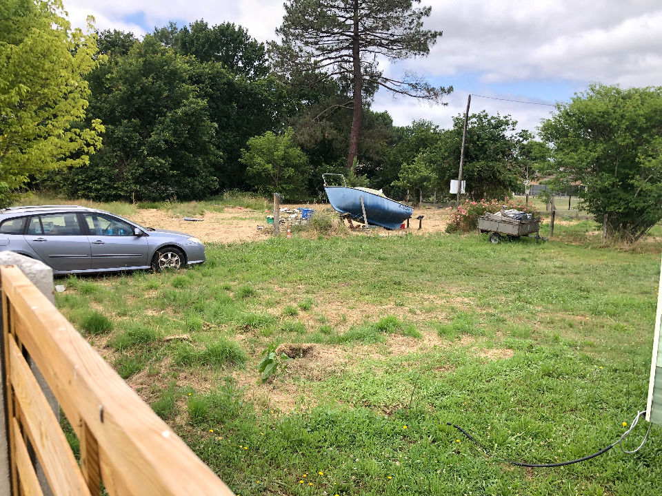 TERRAIN À CONSTRUIRE DE 754 M² IDÉALEMENT SITUÉ À LÈGE-C....