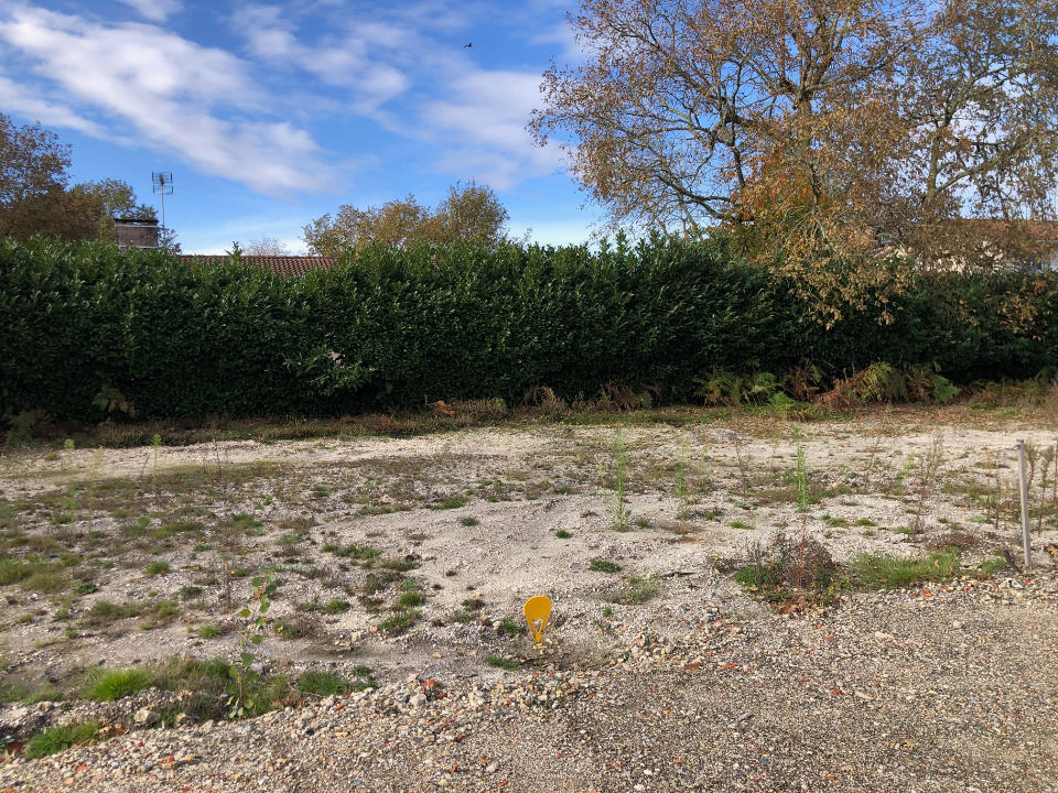 Terrain de 431 m² à vendre à Saint-Médard-en-Jalles E....