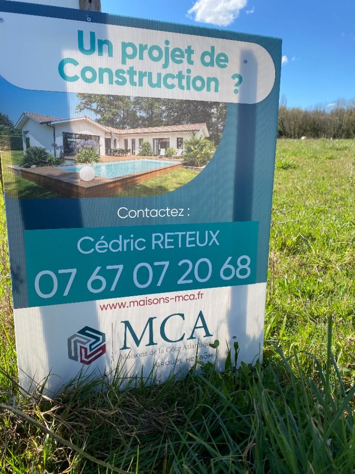 ?? Terrain constructible à Plassay - 753 m² - 31 960 €<b....
