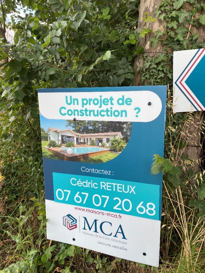?? Terrain constructible aux Essards - 738 m² - 32 500 €....