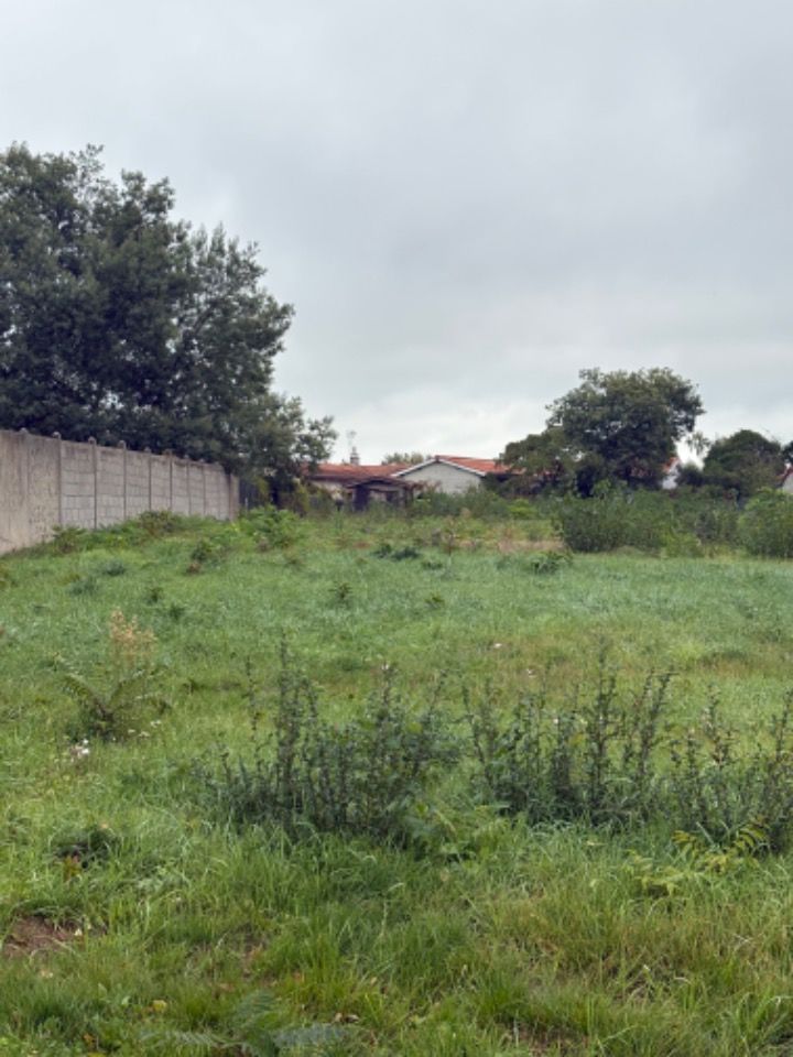 Rare sur le secteur ! Magnifique terrain de 700 m2 à....