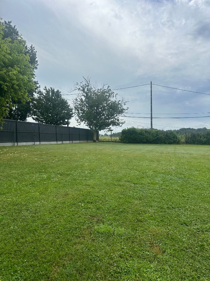 TERRAIN À CONSTRUIRE DE 1500 M² À BONZAC. Ce ter....