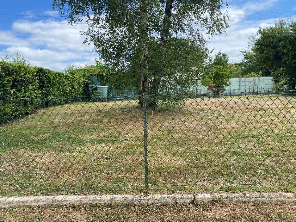 VENTE d'un terrain de 400 m² à Créon Proche de Bordea....