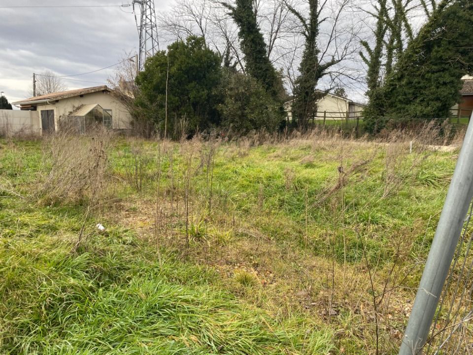TERRAIN À CONSTRUIRE DE 968 M² PROCHE DE BORDEAUX <br....