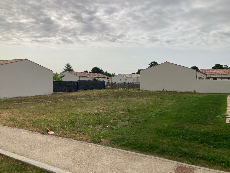 Maisons neuves   Saintes (17100)