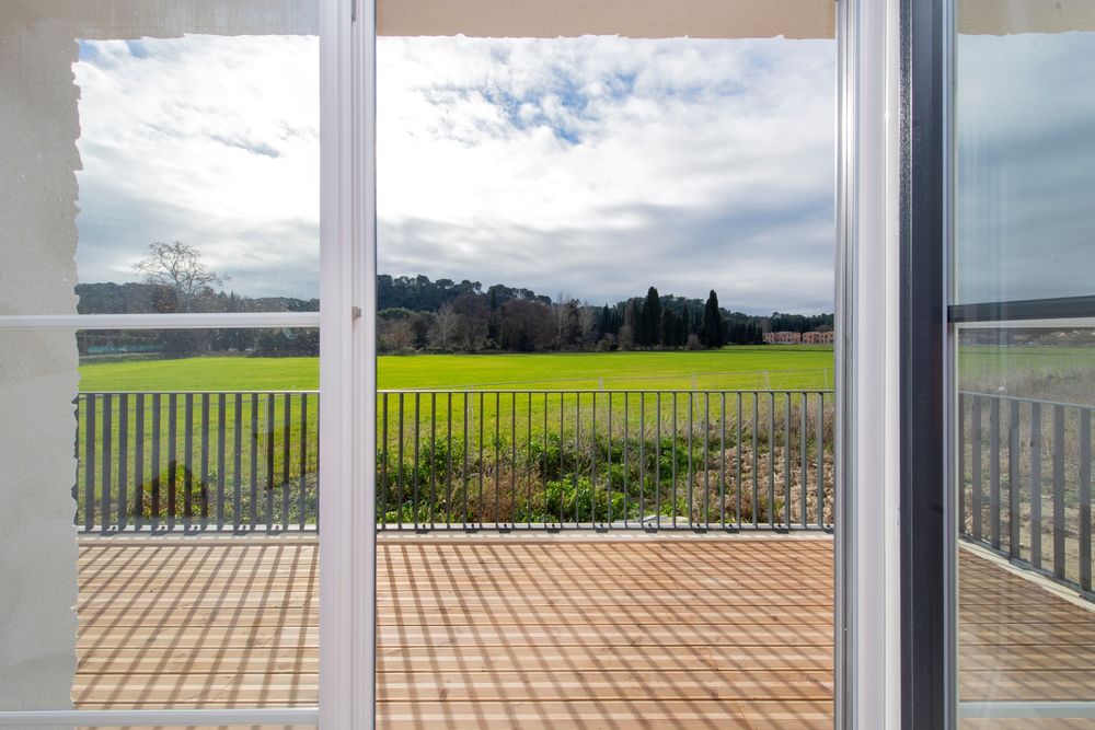 Maisons neuves   Saint-�tienne-du-Gr�s (13103)