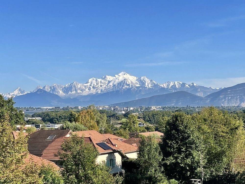 Dernier étage/vue Mont-Blanc/centre à pied