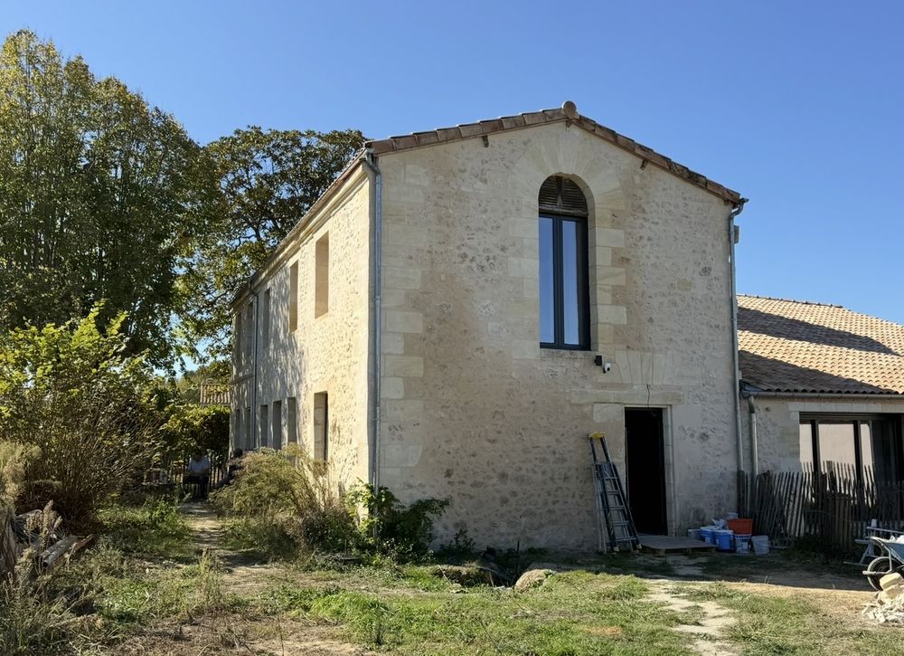 Maison en pierres de 120m2 rénovée à neuf