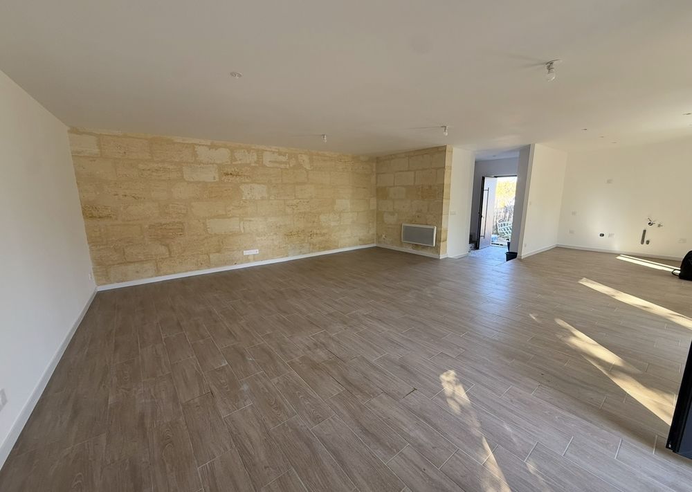 Maison en pierres de 120m2 rénovée à neuf