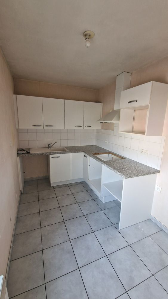 APPARTEMENT F3 - Surface 74 m² MANTES LA VILLE (78711)