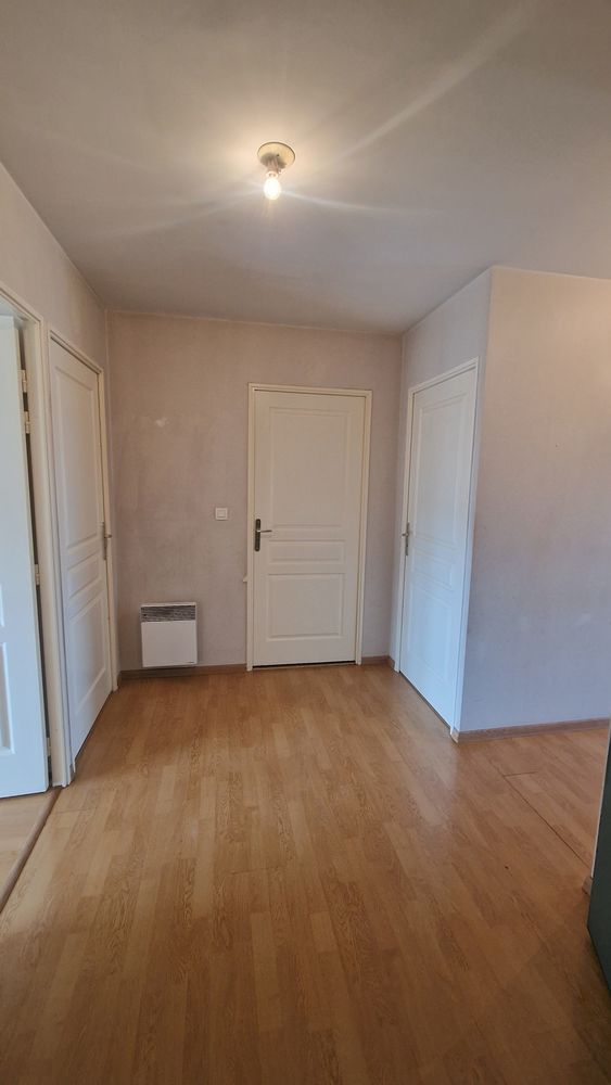 APPARTEMENT F3 - Surface 74 m² MANTES LA VILLE (78711)