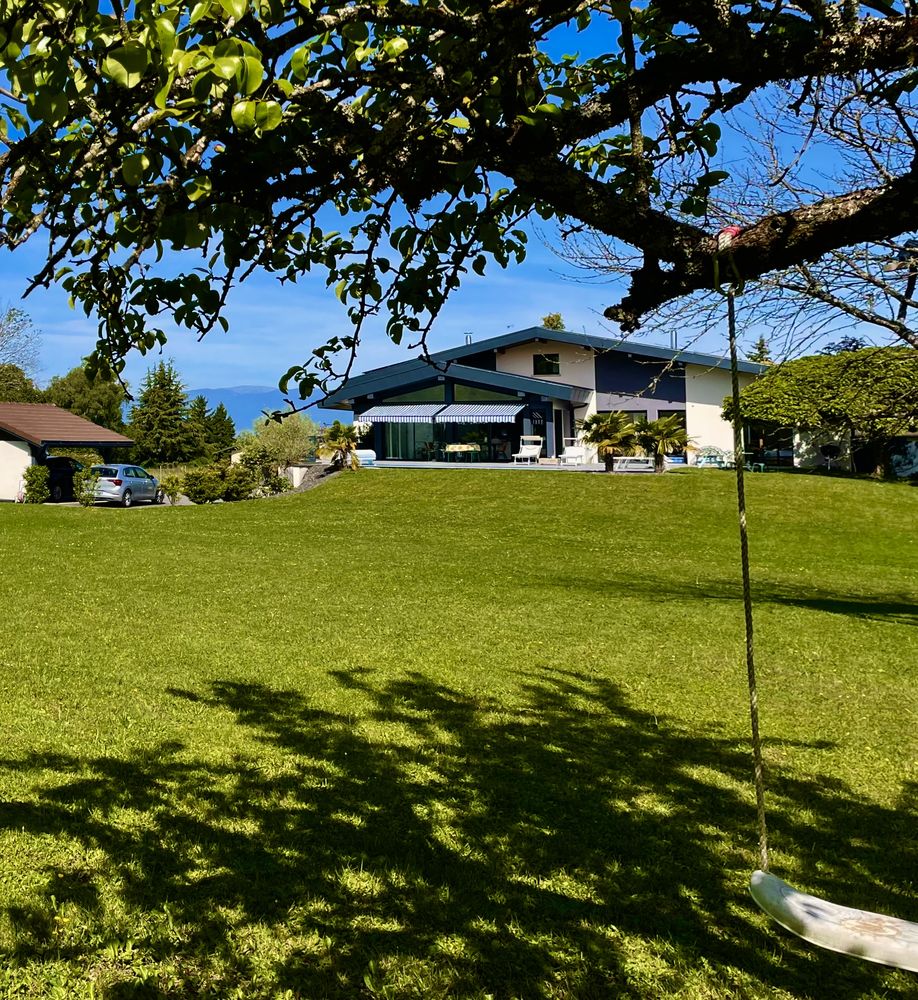 VILLA D'ARCHITECTE DE PRESTIGE AU BORD DU LAC LÉMAN ? 265 m²