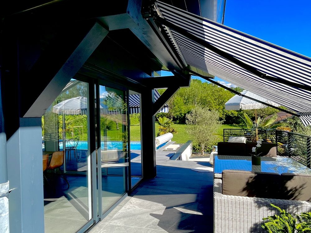VILLA D'ARCHITECTE DE PRESTIGE AU BORD DU LAC LÉMAN ? 265 m²