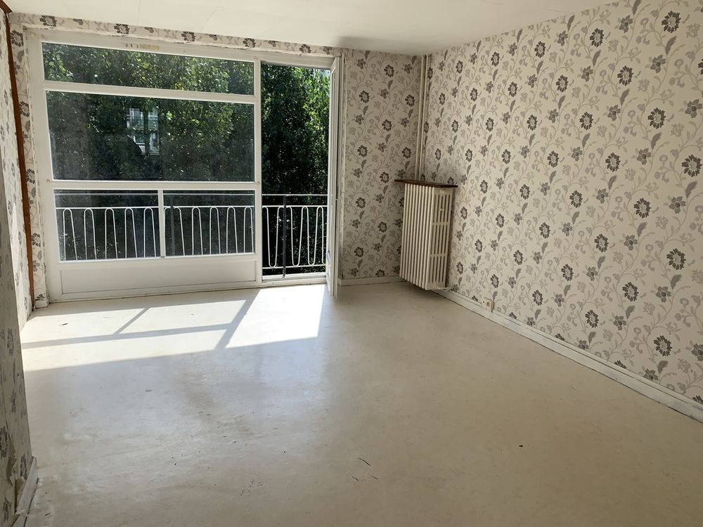 BEL APPARTEMENT LUMINEUX au 1er étage