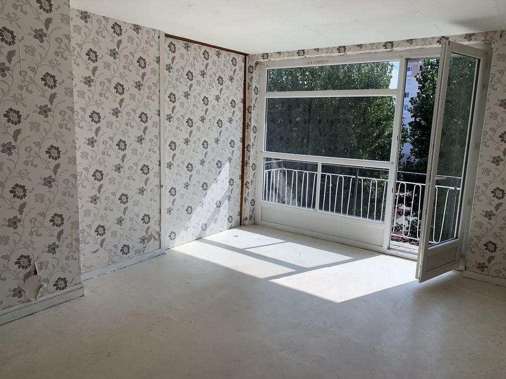 BEL APPARTEMENT LUMINEUX au 1er étage