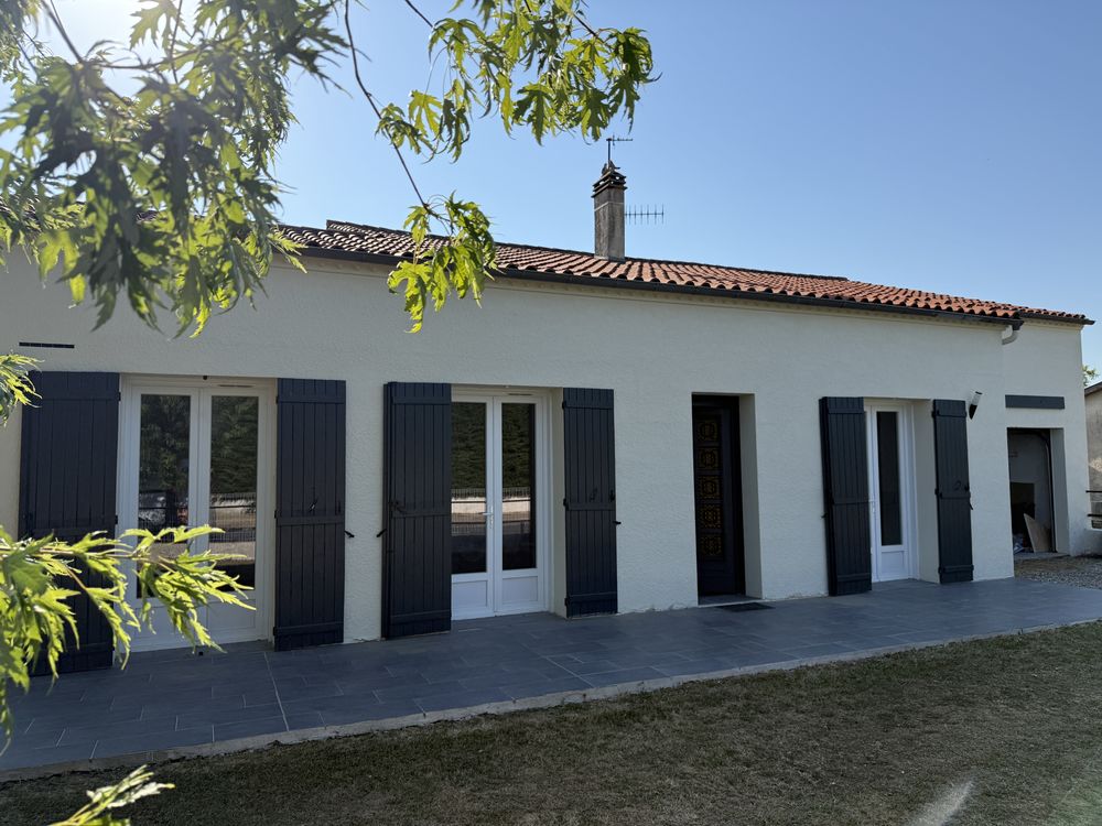 Maison de plain-pied entièrement rénovée avec jardin