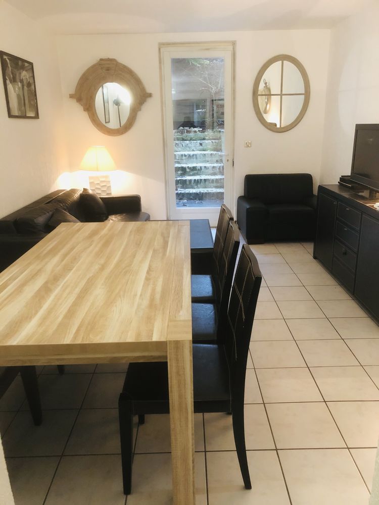 Appartement T3 dans villa avec extérieur triangle d'or