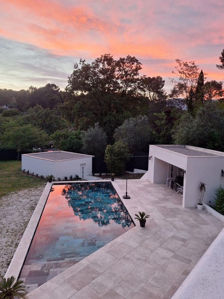 Villa 170m2, terrain 1500 m2, piscine, pool house, garage