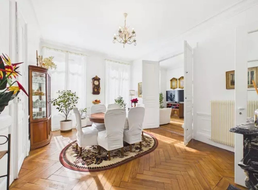 Appartement de caractère - 5 chambres - Style Haussmannien