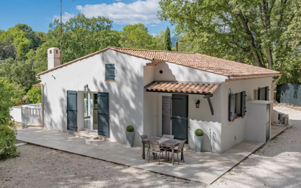 Villa 170m2, terrain 1500 m2, piscine, pool house, garage