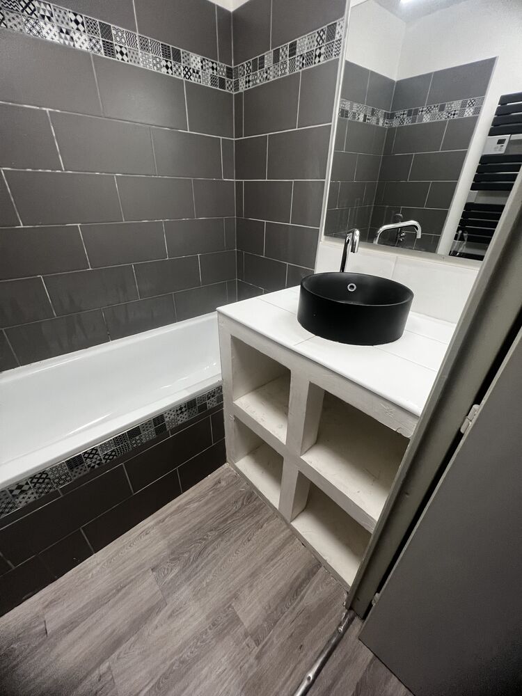 EXCLUSIVITÉ ? NÎMES VACQUEROLLES ? T2 RÉNOVÉ ? 1ER ETAGE ? B