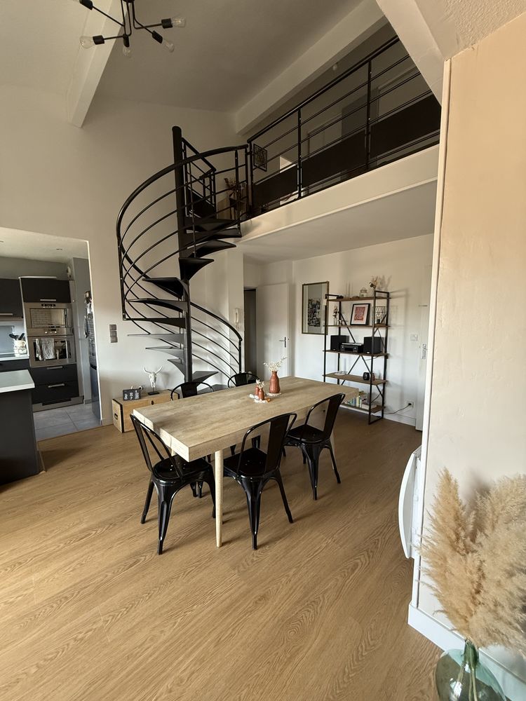 Duplex rénové avec goût ? 76 m2 - Dernier étage ? Proche mét