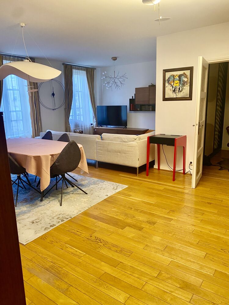 À VENDRE ? Bel appartement 3 pièces de 106 m² en hypercentre