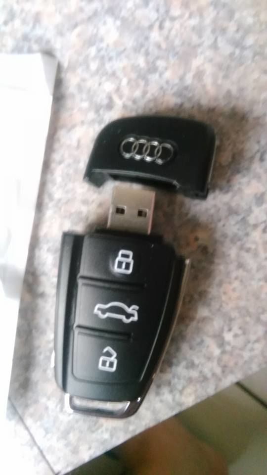 CLE USB 10 Lille (59)