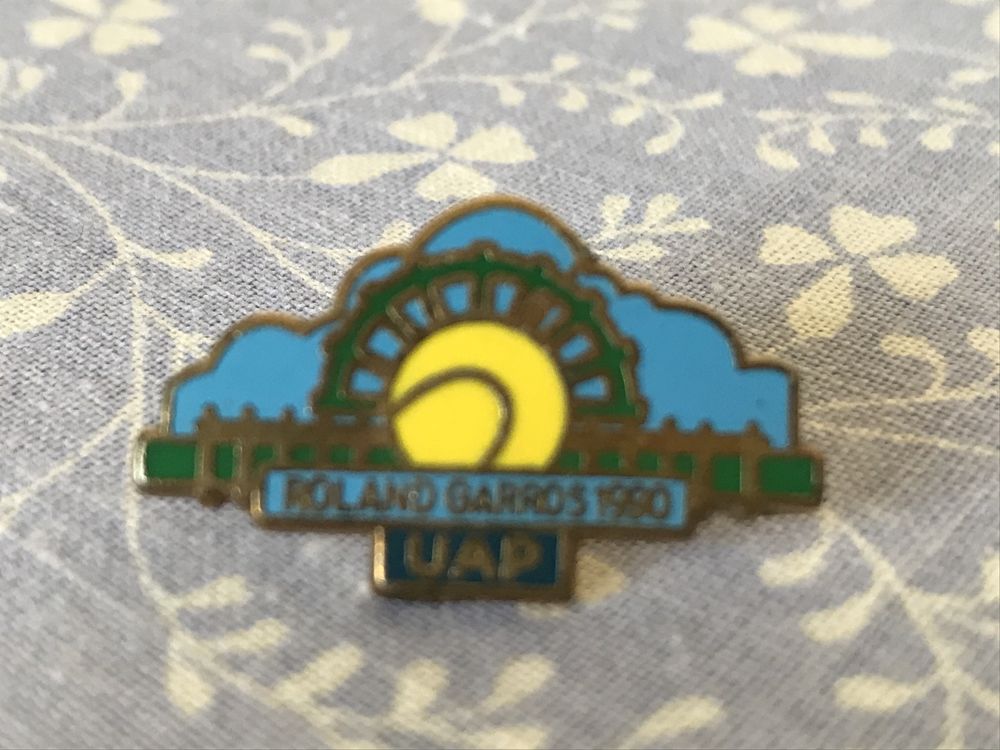 Pin's UAP 10 Vincennes (94)